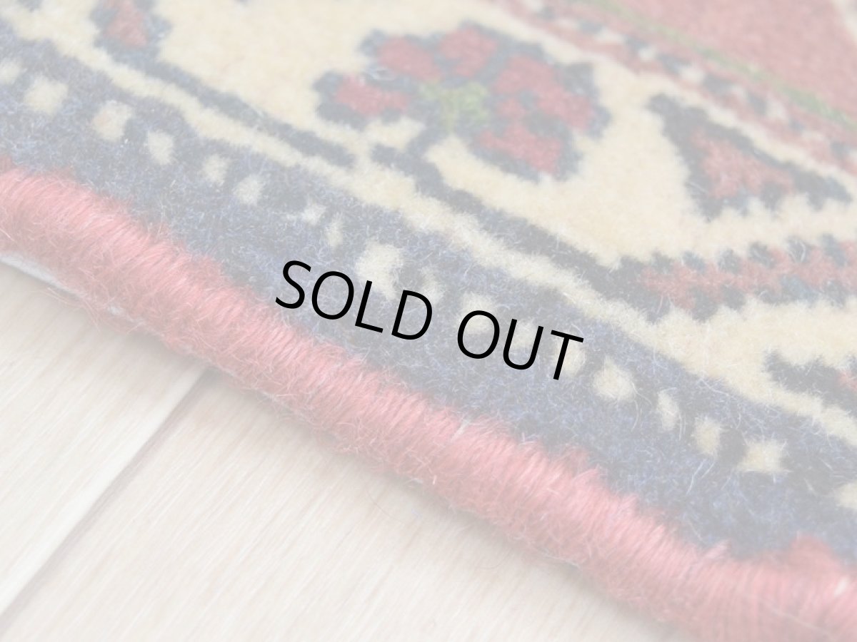 画像16: 【中古品】 ペルシャ 部族絨毯 シールジャーン 玄関 マット サイズ 87 x 52 cm No.AD675 天然 肉厚 ウール 手織り ハンドメイド トライバル ラグ マット カーペット 花瓶 カセクゼ模様 ヴィンテージ ビンテージ USED bc-ad675-087052h0719 (16)