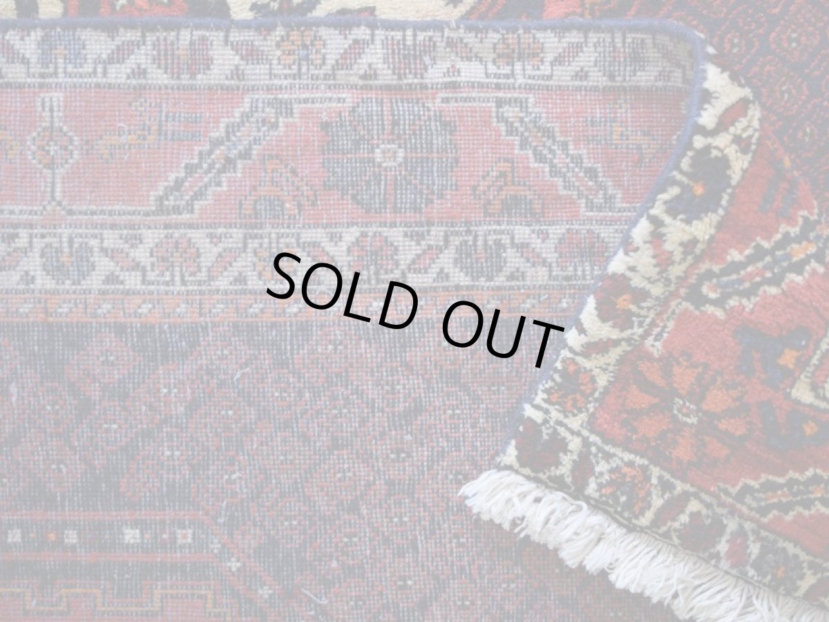 画像14: 良品 ペルシャ 部族絨毯  シャハルババク 縦2.5m 横1.8m 4㎡ 〜4帖 リビング ダイニング 2〜3人掛けソファ サイズ 230 x 177 cm No.P465 天然 肉厚 ウール 手織り ハンドメイド トライバル ラグ 部族絨毯 マット カーペット ボテ柄 メダリオン 鳥 幾何学模様 民族柄 赤 生成り クリーム b-p465-230177h004p (14)