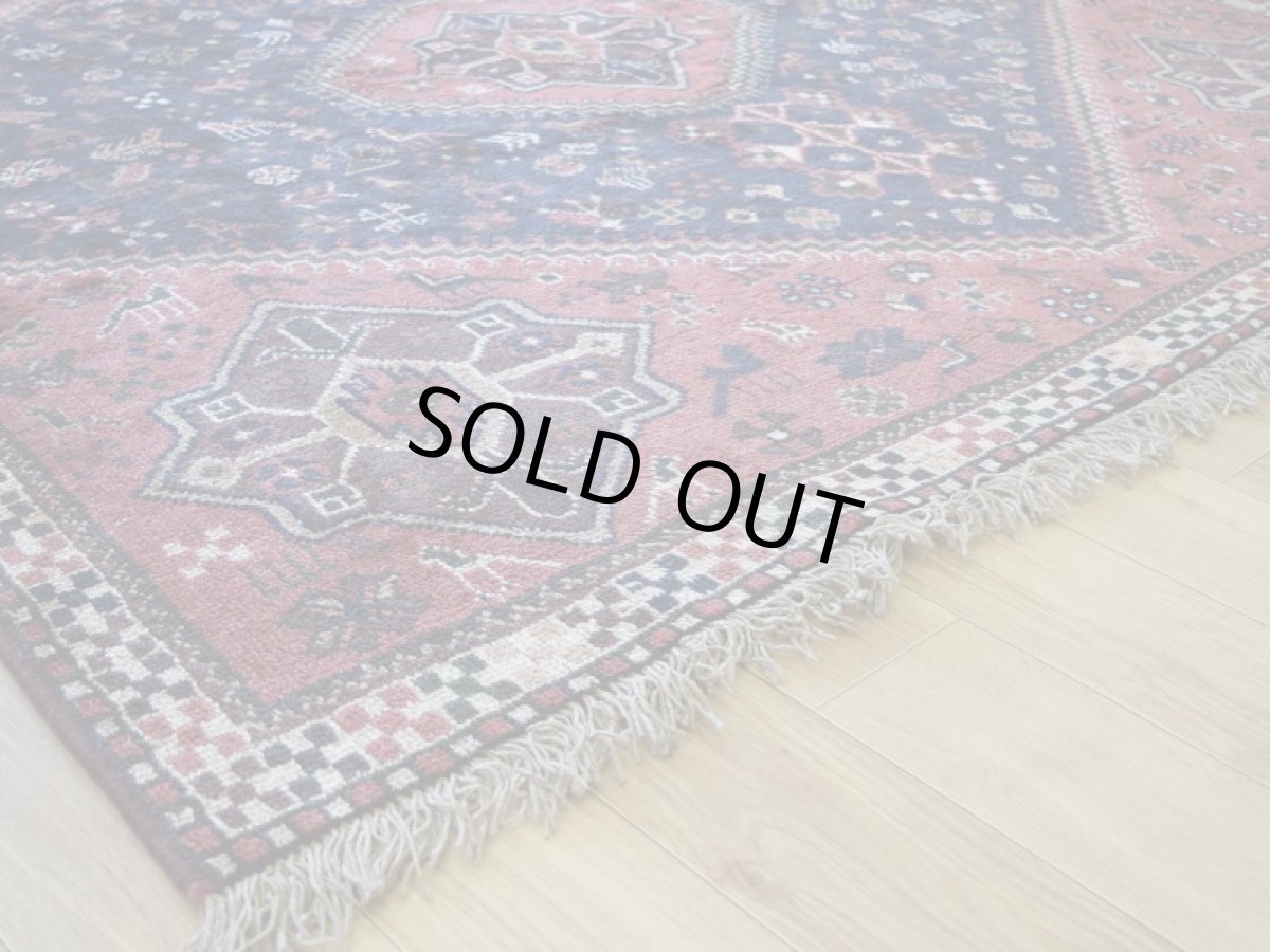 画像11: 新品同様 デッドストック 未使用美品 ペルシャ 部族絨毯 シラーズ 産  194 x 188 cm No.AB528 縦2m 横2m 4㎡ ~4.5帖 正方形 スクエアサイズ ウール 手織り ハンドメイド トライバル ラグ カーペット 赤 レッド 濃紺 ダークネイビー 民族柄 nab-ab528-194188h395077p (11)