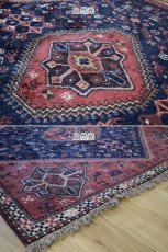 画像8: 新品同様 デッドストック 未使用美品 ペルシャ 部族絨毯 シラーズ 産  194 x 188 cm No.AB528 縦2m 横2m 4㎡ ~4.5帖 正方形 スクエアサイズ ウール 手織り ハンドメイド トライバル ラグ カーペット 赤 レッド 濃紺 ダークネイビー 民族柄 nab-ab528-194188h395077p (8)