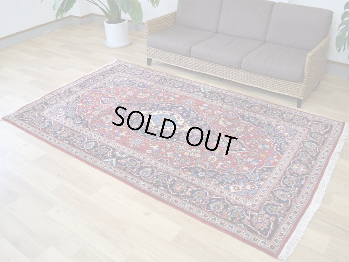 画像2: 良品 ペルシャ 絨毯 カシャーン 産 250 x 150 cm No.R345 縦2.5m 横1.5m 4㎡ 4帖程度 リビング ダイニング 2-3人掛けソファ サイズ ウール 手織り ラグ 敷物 カーペット メダリオン 赤 ビンテージ b-r345-250150h762053 (2)