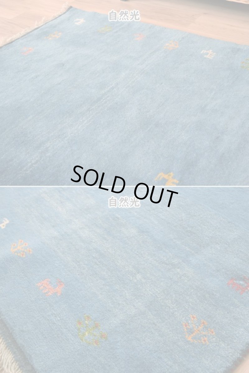 画像5: 新品 ペルシャ ギャッベ  No.1935 - 201 × 151 cm 縦2m 横1.5m 3㎡ 〜3帖 リビング ダイニング 2-3人掛けソファ サイズ 肉厚 天然 ウール ギャベ 手織り ハンドメイド ラグ 絨毯 カーペット リビングダイニングルームやベッドサイドに トランジ 動物柄 青 藍色 インディゴブルー n-1935-201151s003p (5)