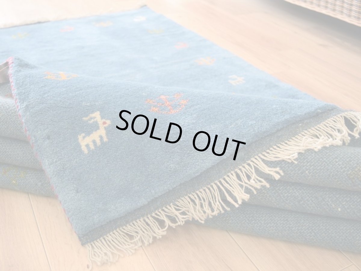 画像14: 新品 ペルシャ ギャッベ  No.1935 - 201 × 151 cm 縦2m 横1.5m 3㎡ 〜3帖 リビング ダイニング 2-3人掛けソファ サイズ 肉厚 天然 ウール ギャベ 手織り ハンドメイド ラグ 絨毯 カーペット リビングダイニングルームやベッドサイドに トランジ 動物柄 青 藍色 インディゴブルー n-1935-201151s003p (14)