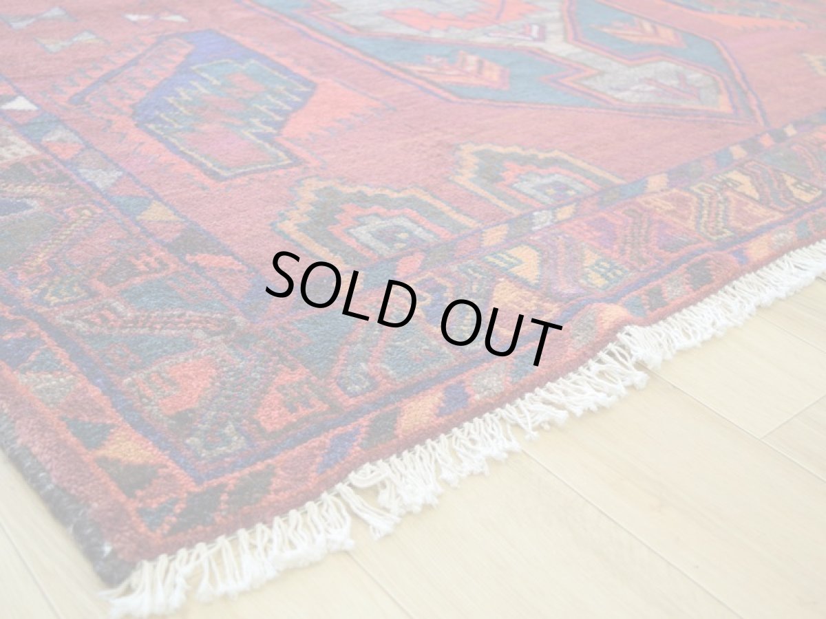 画像10: 良品 ペルシャ 部族絨毯  ロリ 縦2.6m 横1.7m 4.5㎡ 〜5帖 リビング ダイニング 2〜3人掛けソファ サイズ 263 x 169 cm No.P263 ウール 手織り ハンドメイド トライバル ラグ 部族絨毯 マット カーペット 幾何学模様 民族柄  グレージュ マルチカラー b-p263-260169h582p (10)