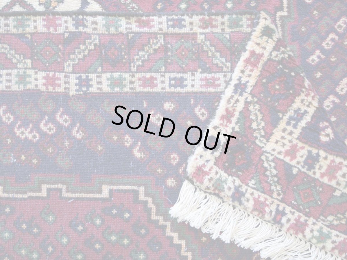 画像15: 良品 ペルシャ 部族絨毯  シャハレババク 190 x 140 cm No.P468 縦2m 横1.5m 3㎡ 〜3帖程度 リビング ダイニング 2〜3人掛けソファ サイズ ウール 手織り ハンドメイド トライバル ラグ 部族絨毯 マット カーペット ボテ 幾何学模様 民族柄 紺 ネイビー 赤 エンジ ワインレッド ヴィンテージ ビンテージ  ab-p468-190140h092p (15)