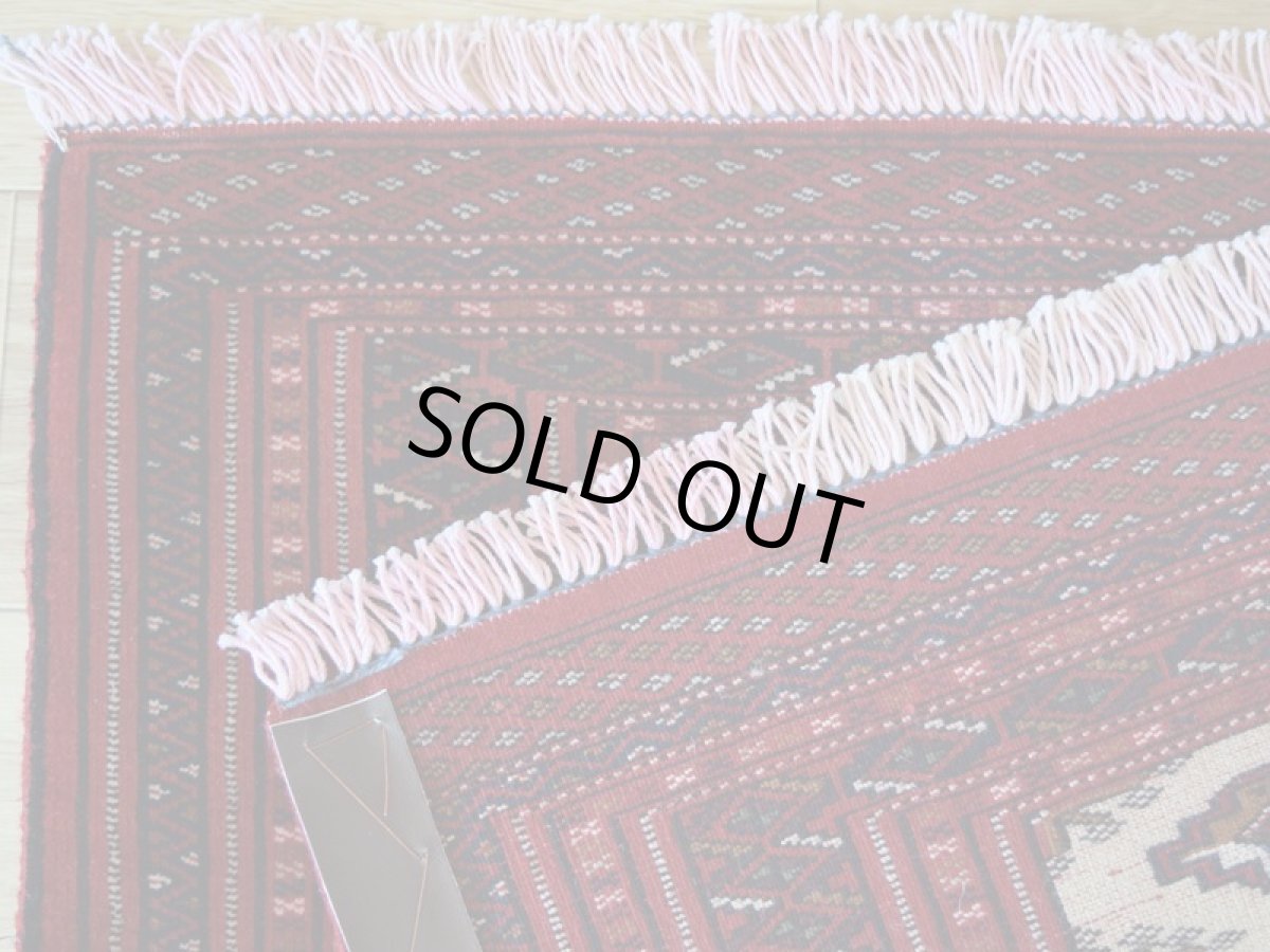 画像13: 良品 ペルシャ 部族絨毯 トルクメン 玄関 マット サイズ 110 x 55 cm No.AD678 天然 ウール 手織り ハンドメイド トライバル ラグ マット カーペット 赤 クリーム ギュル模様 幾何学模様 民族柄 b-ad678-110055h0687 (13)