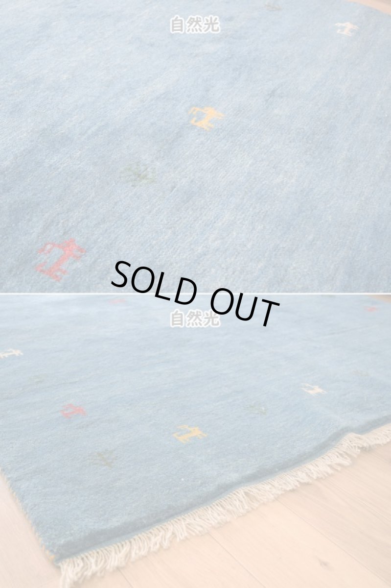 画像8: 新品 ペルシャ ギャッベ  No.1960 - 190 × 152 cm 縦2m 横1.5m 3㎡ 〜3帖 リビング ダイニング 2-3人掛けソファ サイズ 肉厚 天然 ウール ギャベ 手織り ハンドメイド ラグ 絨毯 カーペット リビングダイニングルームやベッドサイドに 生命の樹 動物柄 青 藍色 インディゴブルー n-1960-190152s003p (8)