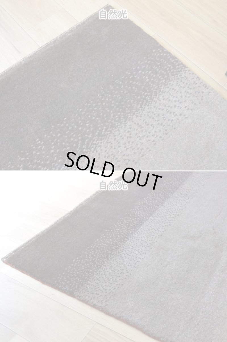 画像7: 新品 ペルシャ ギャッベ No.1446 - 243 × 199 cm 縦2.5m 横2m 〜5㎡ 〜4.5帖 リビング ダイニング 2-3人掛けソファサイズ 天然 肉厚 ウール ギャベ 手織り リーズバフト ハンドメイド ラグ 絨毯 カーペット ベージュ ブラウン グレー グラデーション ボーダー リビングダイニングルームやベッドサイドに n-1446-243199s092073 (7)