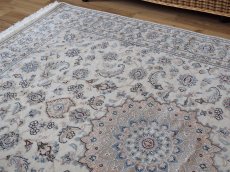 画像8: 新品 ペルシャ 絨毯 ナイン 産 9la ノーラー 200 x 149 cm No.2161 縦2.5m 横1.5m 3.8㎡ 〜4帖程度 リビング ダイニング 2-3人掛けソファ サイズ ウール 手織り ラグ 敷物 カーペット メダリオン 白 ホワイト 生成り アイボリー ベージュ n-2161-200149s6950a0280 (8)