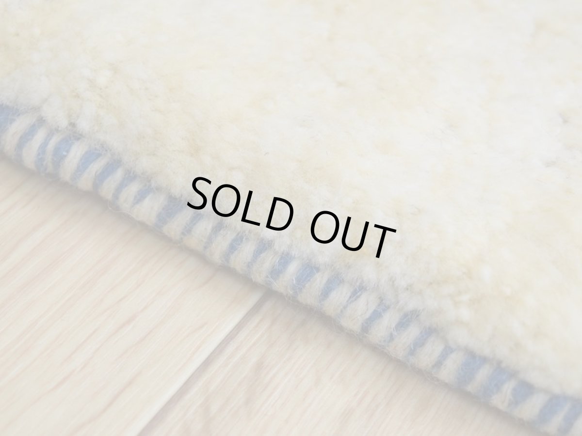 画像6: 新品 ペルシャ ギャッベ No.329 - 39 × 45 cm 座布団 クッションサイズ ラグ チェアマット 肉厚 天然 ウール ギャベ 手織り ロルバフト ハンドメイド ラグ 絨毯 カーペット 生命の樹 動物 柄 生成り クリーム 原毛系 n-329-039045s130a140 (6)