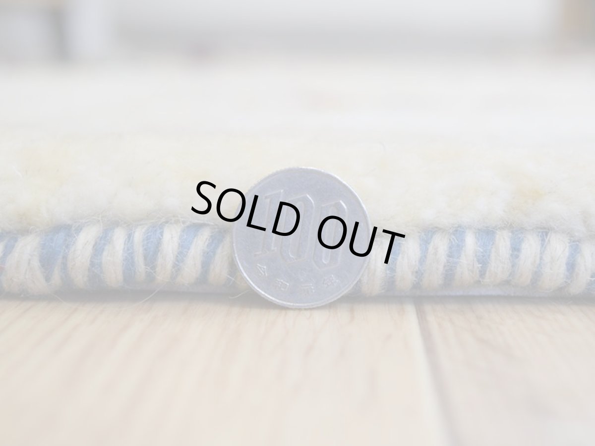 画像10: 新品 ペルシャ ギャッベ No.329 - 39 × 45 cm 座布団 クッションサイズ ラグ チェアマット 肉厚 天然 ウール ギャベ 手織り ロルバフト ハンドメイド ラグ 絨毯 カーペット 生命の樹 動物 柄 生成り クリーム 原毛系 n-329-039045s130a140 (10)