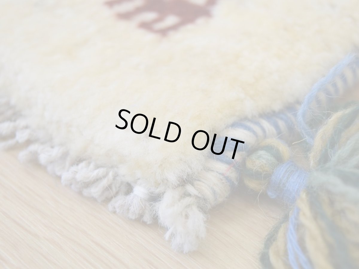 画像7: 新品 ペルシャ ギャッベ No.329 - 39 × 45 cm 座布団 クッションサイズ ラグ チェアマット 肉厚 天然 ウール ギャベ 手織り ロルバフト ハンドメイド ラグ 絨毯 カーペット 生命の樹 動物 柄 生成り クリーム 原毛系 n-329-039045s130a140 (7)