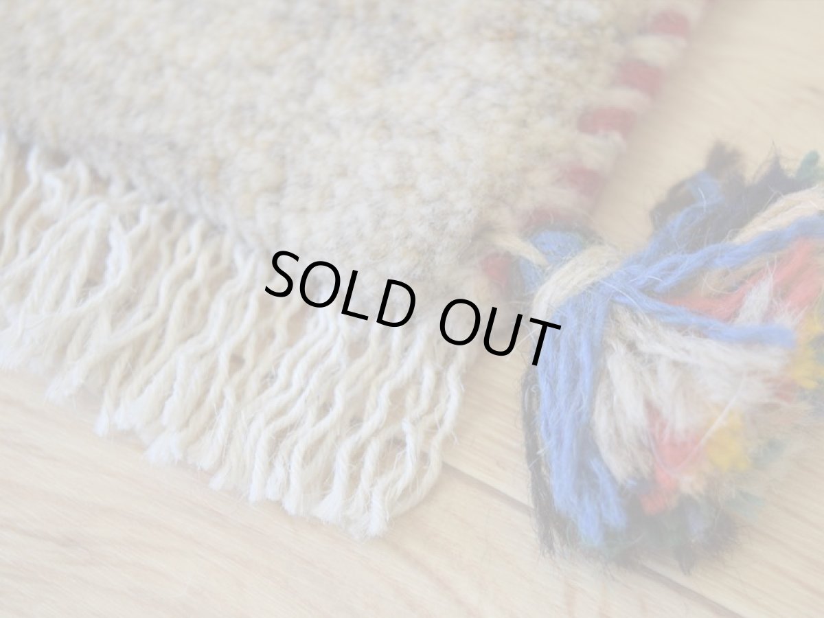 画像8: 新品 ペルシャ ギャッベ No.401 - 35 × 40 cm 座布団 クッションサイズ ラグ チェアマット 肉厚 天然 ウール ギャベ 手織り ロルバフト ハンドメイド ラグ 絨毯 カーペット 動物 柄 生成り クリーム ベージュ 原毛系 カラフル マルチカラー n-401-035040s130a140 (8)