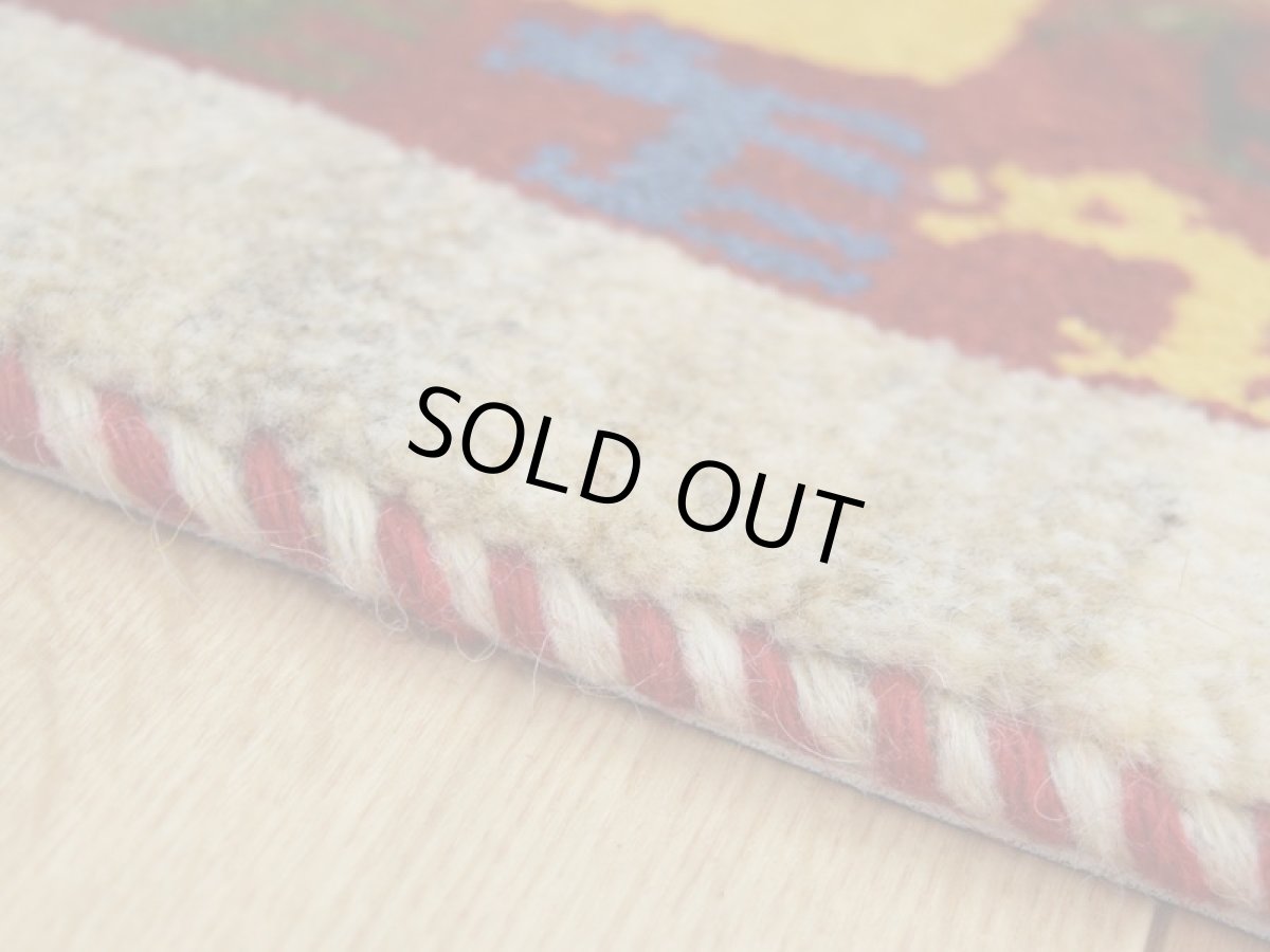 画像6: 新品 ペルシャ ギャッベ No.401 - 35 × 40 cm 座布団 クッションサイズ ラグ チェアマット 肉厚 天然 ウール ギャベ 手織り ロルバフト ハンドメイド ラグ 絨毯 カーペット 動物 柄 生成り クリーム ベージュ 原毛系 カラフル マルチカラー n-401-035040s130a140 (6)