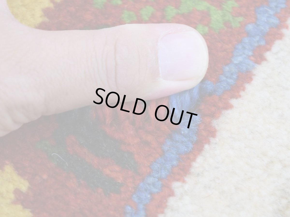 画像5: 新品 ペルシャ ギャッベ No.401 - 35 × 40 cm 座布団 クッションサイズ ラグ チェアマット 肉厚 天然 ウール ギャベ 手織り ロルバフト ハンドメイド ラグ 絨毯 カーペット 動物 柄 生成り クリーム ベージュ 原毛系 カラフル マルチカラー n-401-035040s130a140 (5)