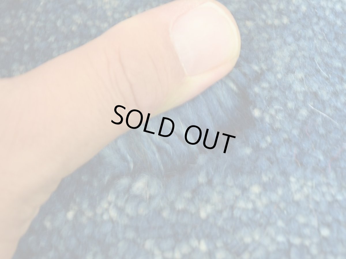 画像3: 新品 ペルシャ ギャッベ No.2506 - 41 × 41 cm 座布団 クッションサイズ ラグ チェアマット 肉厚 天然 ウール ギャベ 手織り ロルバフト ハンドメイド ラグ 絨毯 カーペット 無地 プレーン シンプルデザイン 青 ブルー 藍 インディゴブルー n-2506-041041s320a030 (3)