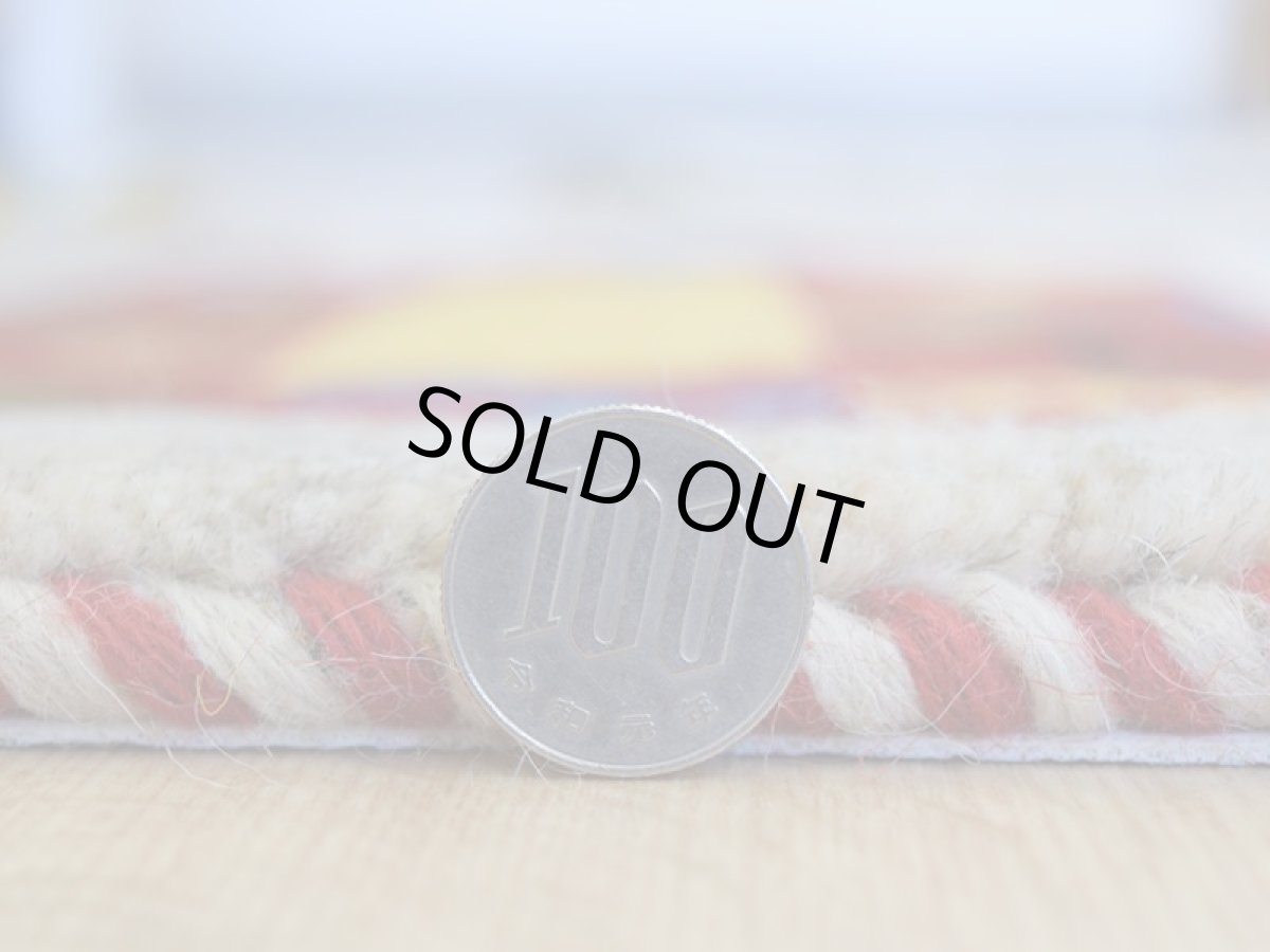 画像11: 新品 ペルシャ ギャッベ No.401 - 35 × 40 cm 座布団 クッションサイズ ラグ チェアマット 肉厚 天然 ウール ギャベ 手織り ロルバフト ハンドメイド ラグ 絨毯 カーペット 動物 柄 生成り クリーム ベージュ 原毛系 カラフル マルチカラー n-401-035040s130a140 (11)