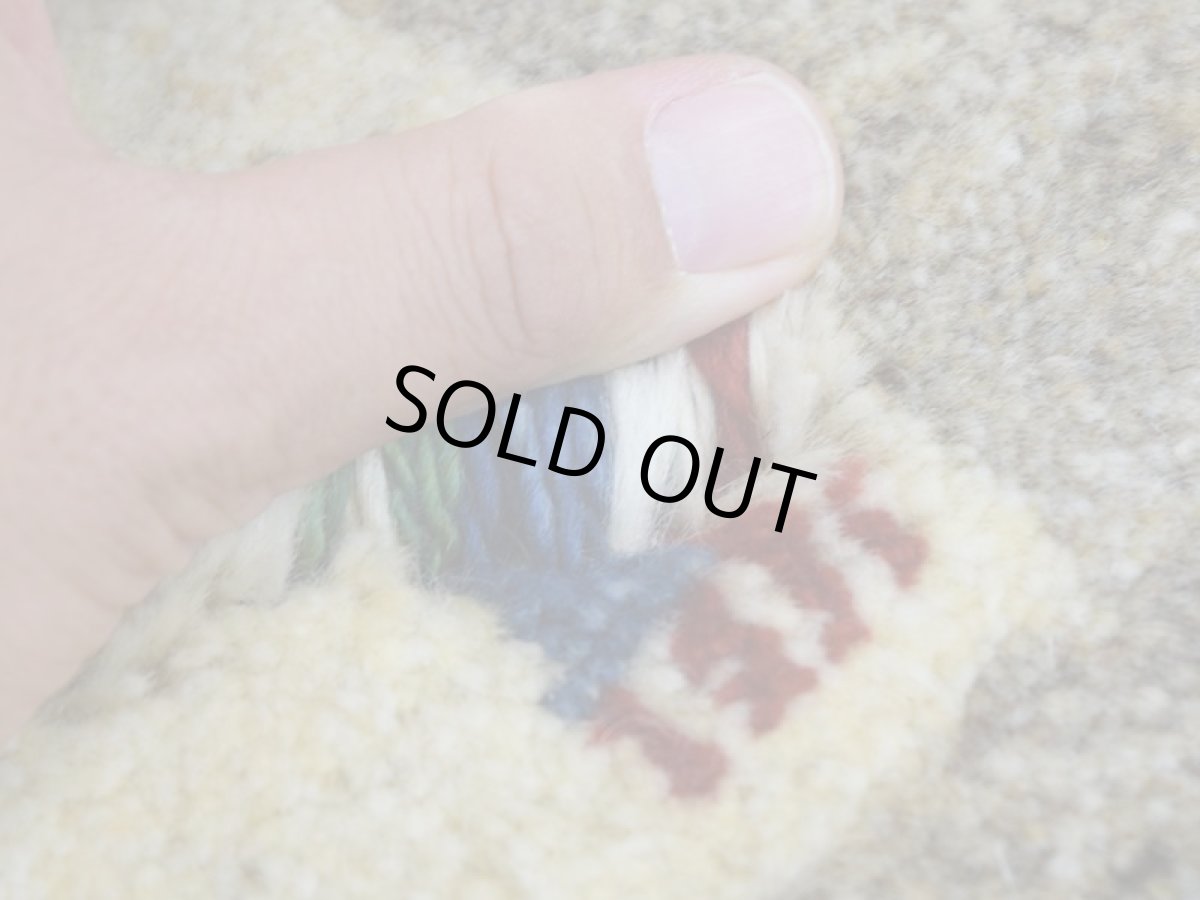 画像6: 新品 ペルシャ ギャッベ No.2535 - 43 × 42 cm 座布団 クッションサイズ ラグ チェアマット 肉厚 天然 ウール ギャベ 手織り ロルバフト ハンドメイド ラグ 絨毯 カーペット 生命の樹 動物 柄 生成り クリーム ベージュ 白 ホワイト系 原毛系 n-2535-043042s320a030 (6)