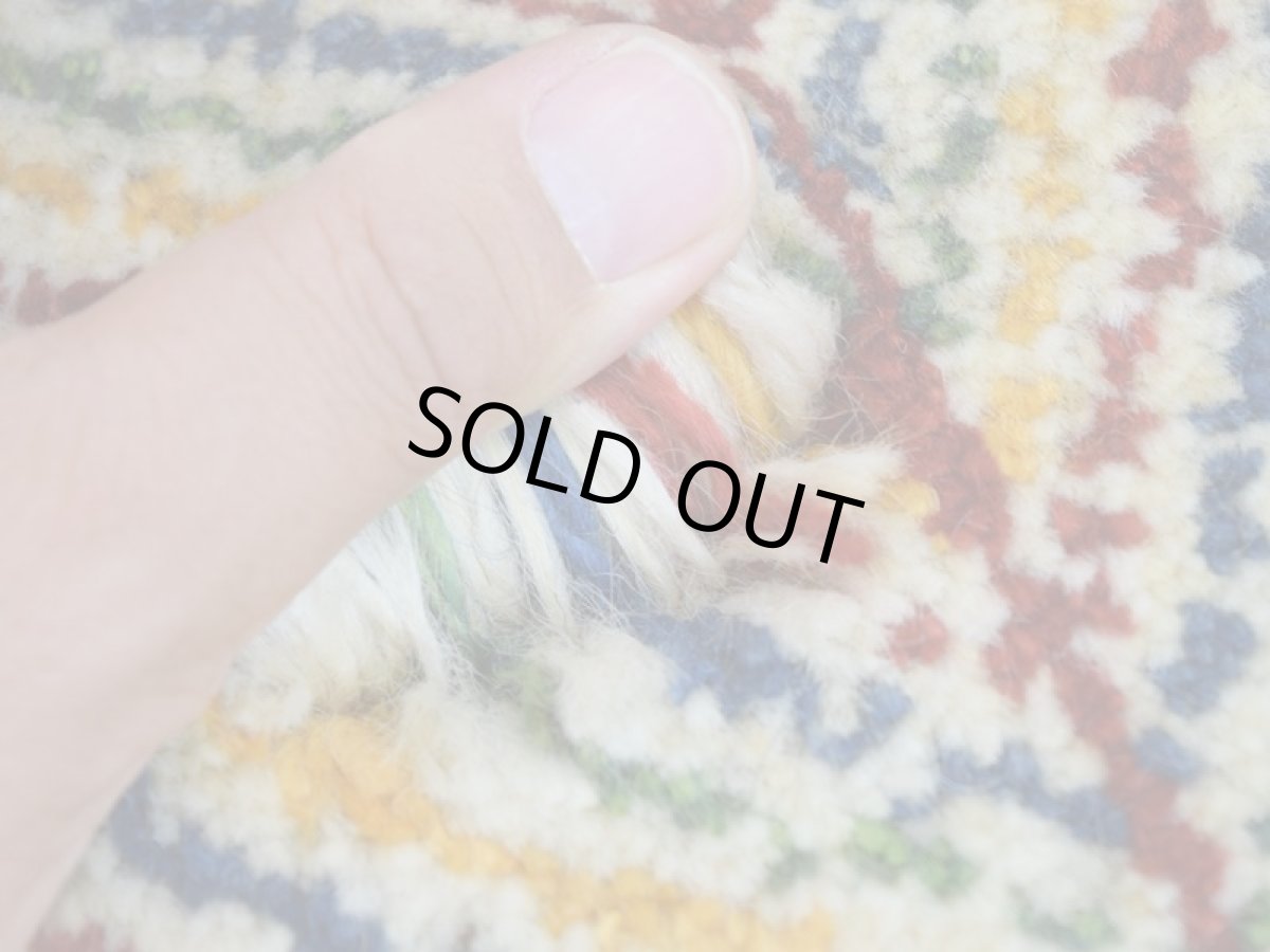 画像3: 新品 ペルシャ ギャッベ No.2535 - 43 × 42 cm 座布団 クッションサイズ ラグ チェアマット 肉厚 天然 ウール ギャベ 手織り ロルバフト ハンドメイド ラグ 絨毯 カーペット 生命の樹 動物 柄 生成り クリーム ベージュ 白 ホワイト系 原毛系 n-2535-043042s320a030 (3)