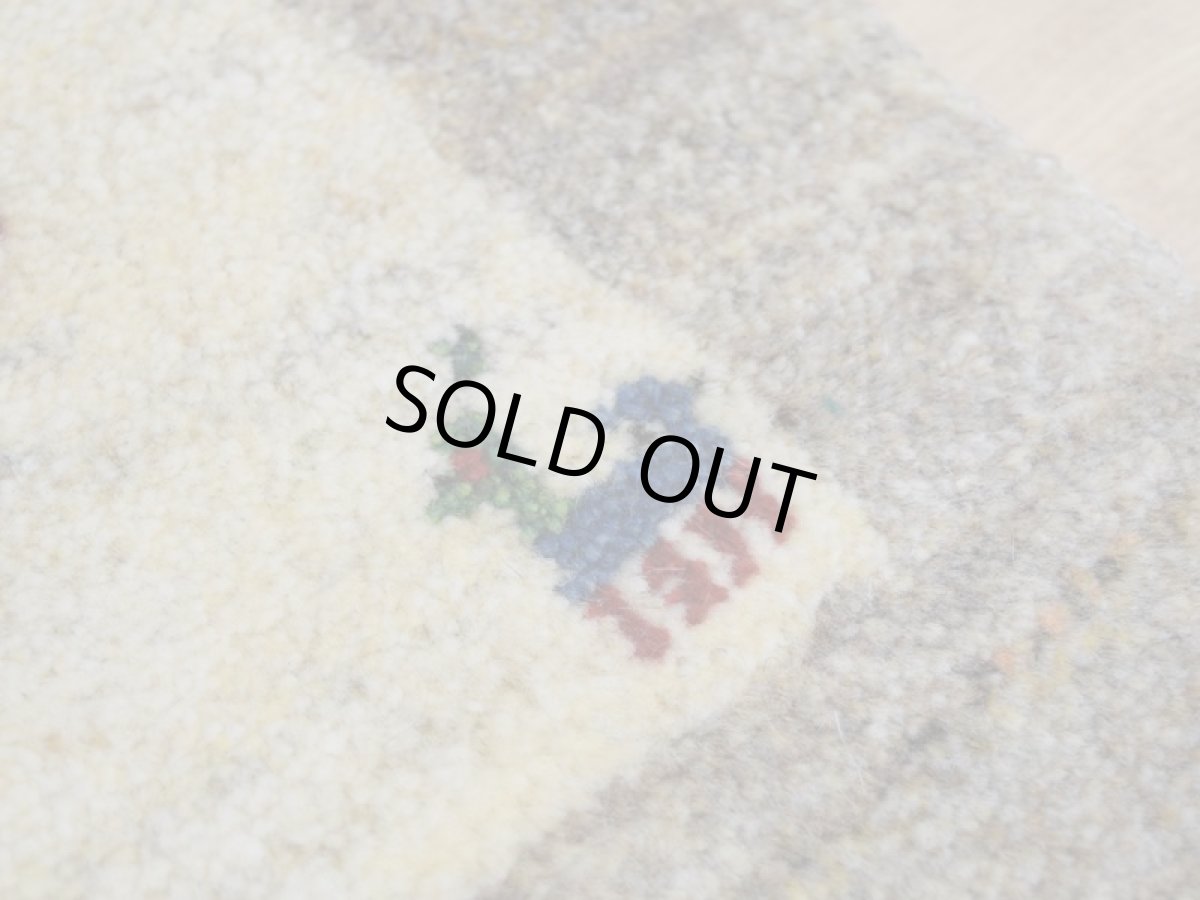 画像5: 新品 ペルシャ ギャッベ No.2535 - 43 × 42 cm 座布団 クッションサイズ ラグ チェアマット 肉厚 天然 ウール ギャベ 手織り ロルバフト ハンドメイド ラグ 絨毯 カーペット 生命の樹 動物 柄 生成り クリーム ベージュ 白 ホワイト系 原毛系 n-2535-043042s320a030 (5)