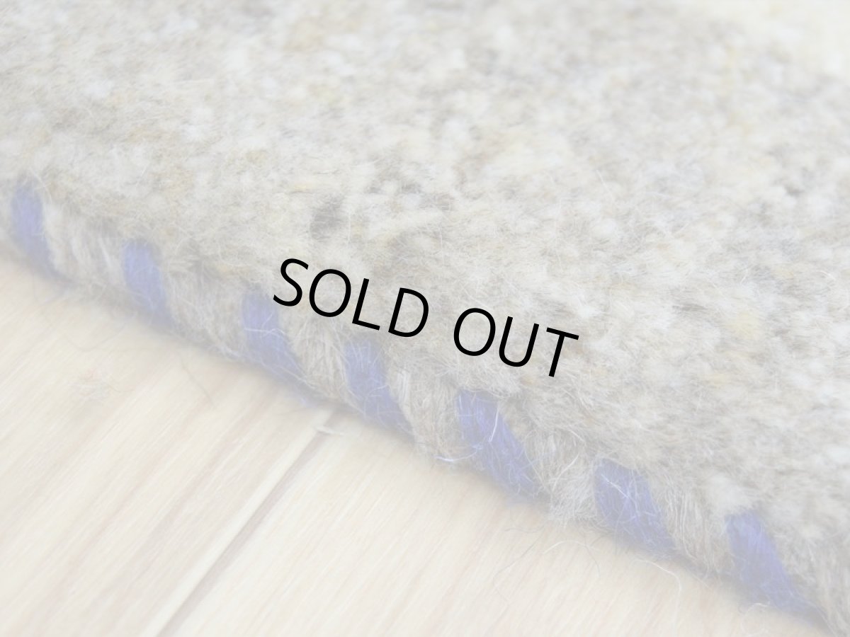 画像7: 新品 ペルシャ ギャッベ No.2535 - 43 × 42 cm 座布団 クッションサイズ ラグ チェアマット 肉厚 天然 ウール ギャベ 手織り ロルバフト ハンドメイド ラグ 絨毯 カーペット 生命の樹 動物 柄 生成り クリーム ベージュ 白 ホワイト系 原毛系 n-2535-043042s320a030 (7)