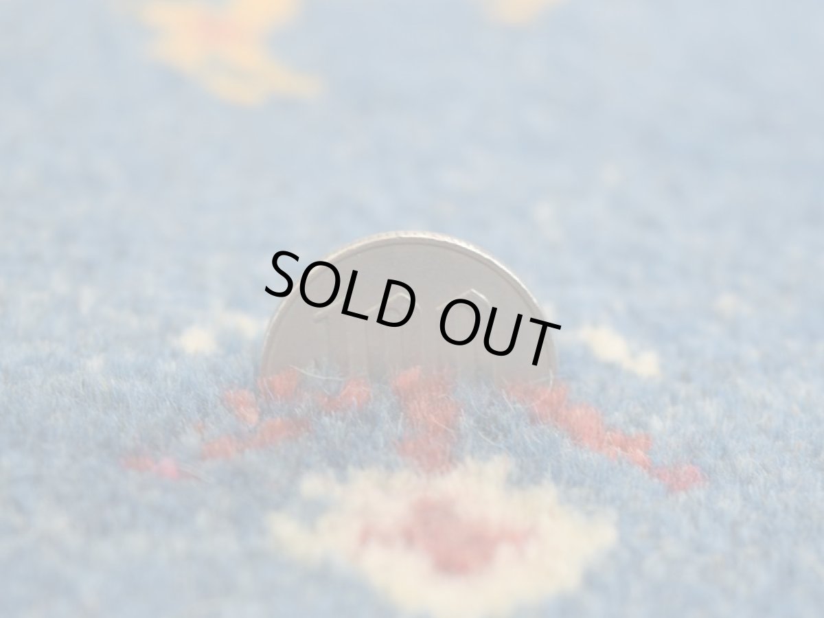 画像13: 新品 ペルシャ ギャッベ No.2562 - 39 × 41 cm 座布団 クッションサイズ ラグ チェアマット 肉厚 天然 ウール ギャベ 手織り ロルバフト ハンドメイド ラグ 絨毯 カーペット 動物 生命の樹 女の子 柄 青 ブルー 藍 インディゴブルー 紺 ネイビー n-2562-039041s320a030 (13)