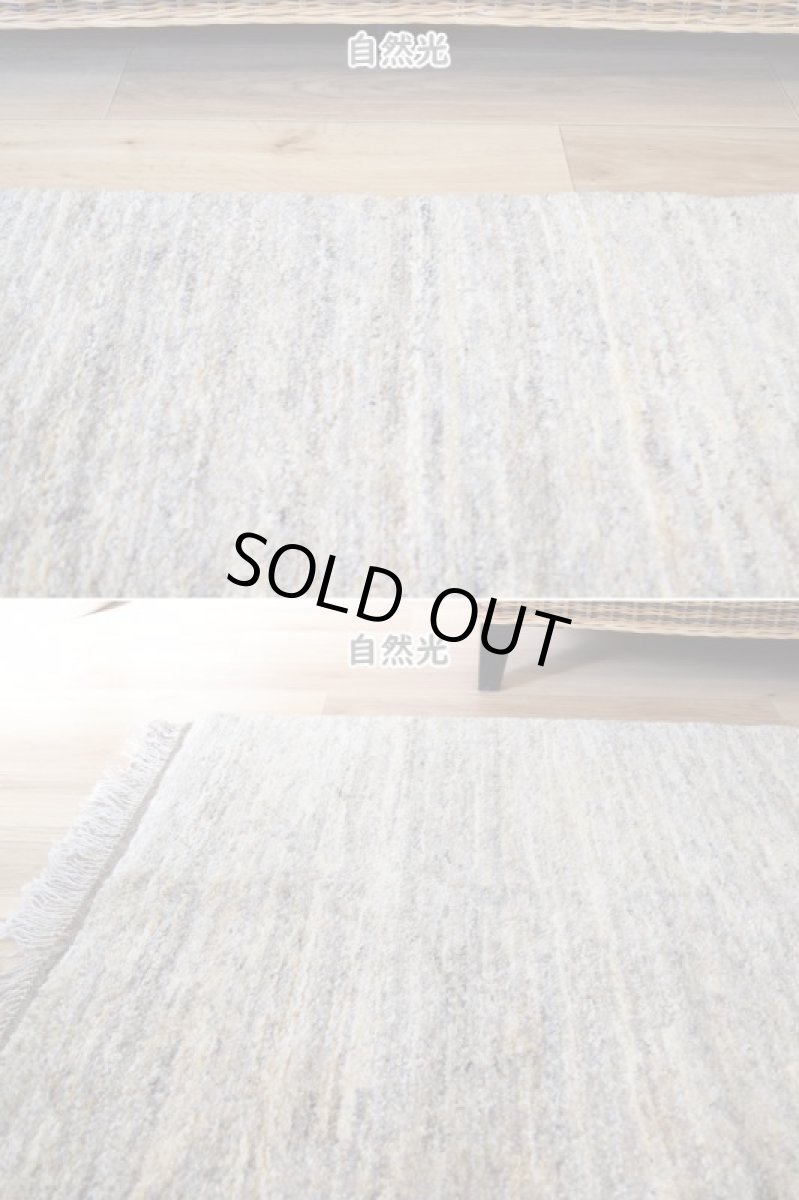 画像5: 新品 ペルシャ ギャッベ 245 × 210 cm No.P399 縦2.4m 横2m 5㎡ 〜3帖 リビング ダイニング 2-3人掛けソファ サイズ 肉厚 天然 ウール ギャベ 手織り ハンドメイド ラグ 絨毯 カーペット リビングダイニングルームやベッドサイドに 生成り ベージュ 茶 グレー 原毛系 n-p399-245210h044p (5)