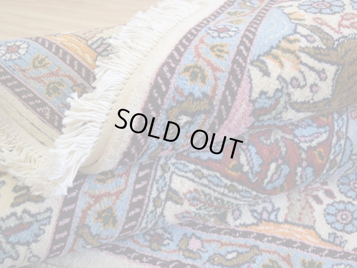 画像15: 美品 ペルシャ 絨毯 ムード 産  No.R359 230 x 150 cm 縦2.5m 横1.5m 3.5㎡ 3〜4帖程度 リビング ダイニング 2-3人掛けソファ サイズ ウール シルク 手織り ラグ 敷物 カーペット パネルデザイン ヘシティ柄 白 ホワイト 生成り アイボリー ベージュ a-r359-230150h052a033 (15)