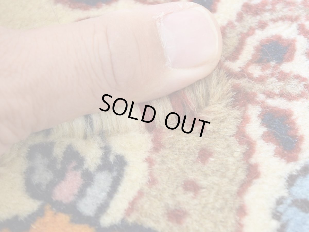 画像11: 美品 ペルシャ 絨毯 ムード 産  No.R359 230 x 150 cm 縦2.5m 横1.5m 3.5㎡ 3〜4帖程度 リビング ダイニング 2-3人掛けソファ サイズ ウール シルク 手織り ラグ 敷物 カーペット パネルデザイン ヘシティ柄 白 ホワイト 生成り アイボリー ベージュ a-r359-230150h052a033 (11)