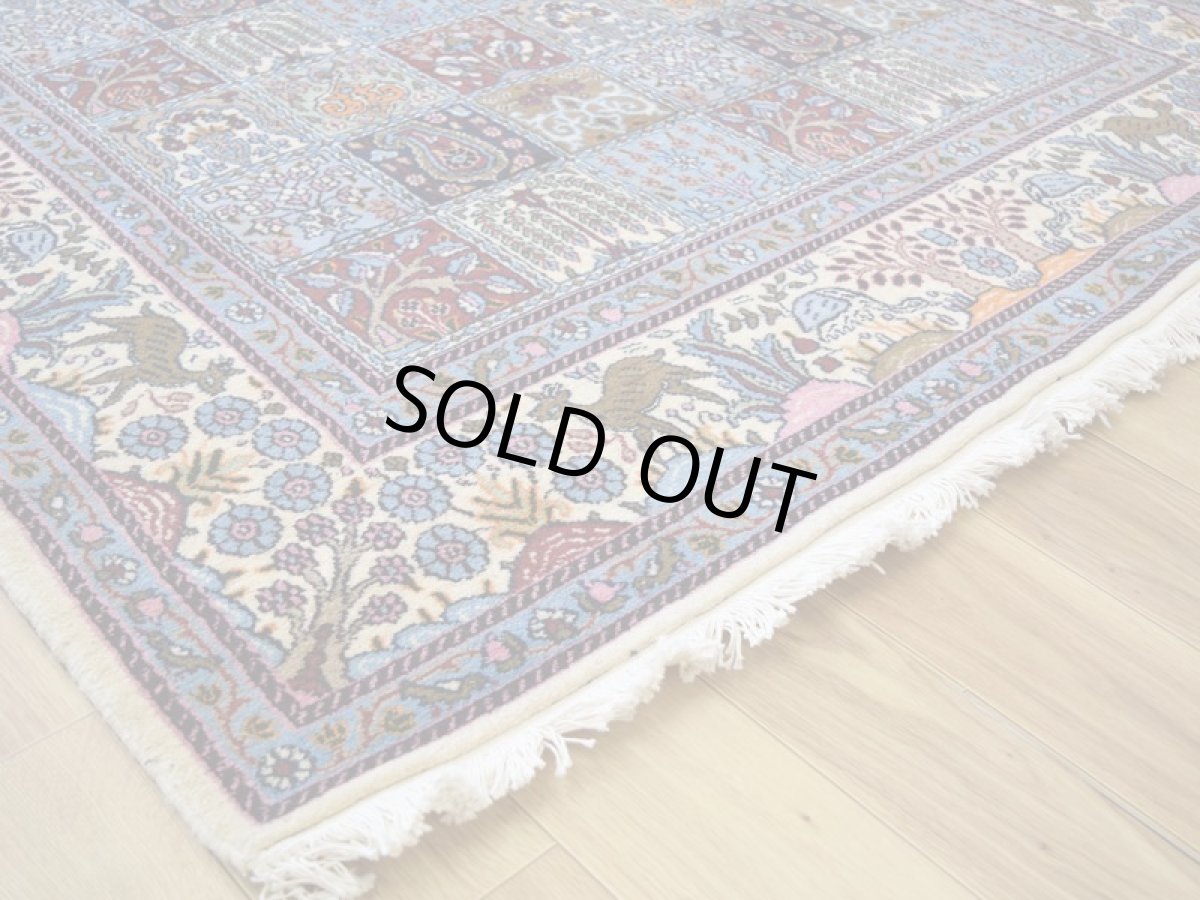 画像10: 美品 ペルシャ 絨毯 ムード 産  No.R359 230 x 150 cm 縦2.5m 横1.5m 3.5㎡ 3〜4帖程度 リビング ダイニング 2-3人掛けソファ サイズ ウール シルク 手織り ラグ 敷物 カーペット パネルデザイン ヘシティ柄 白 ホワイト 生成り アイボリー ベージュ a-r359-230150h052a033 (10)