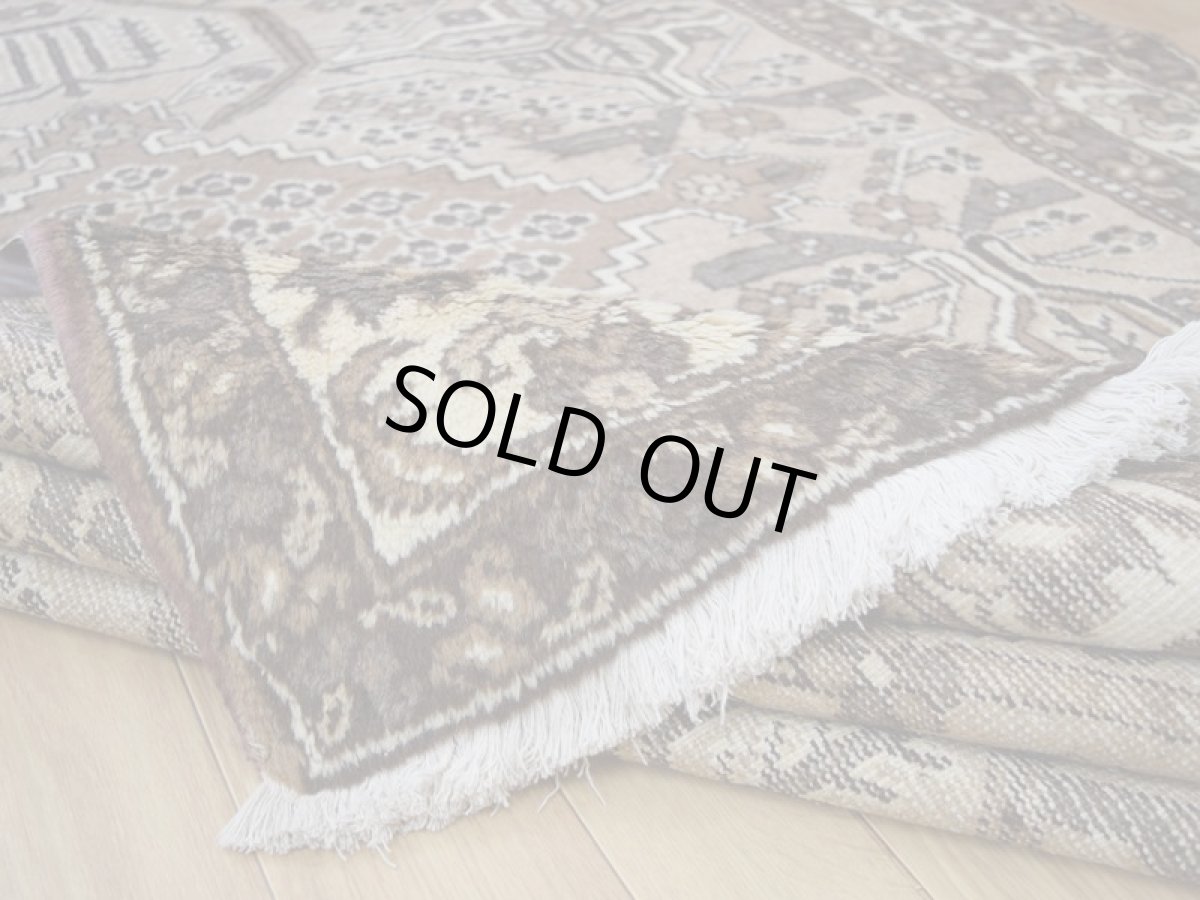 画像13: 良品 ペルシャ 部族絨毯 フェルドス No.AB322 - 290 x 206 cm 縦3m 横2m 6㎡ 6帖 リビング ダイニング 3人掛けソファ サイズ ウール 手織り ハンドメイド トライバル ラグ マット カーペット ネイビー 幾何学模様 民族柄 ベージュ 生成り 白 ホワイト系 ライトブラウン グレー系 ビンテージ ヴィンテージ b-ad322-290206h384 (13)