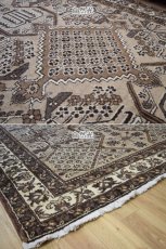 画像7: 良品 ペルシャ 部族絨毯 フェルドス No.AB322 - 290 x 206 cm 縦3m 横2m 6㎡ 6帖 リビング ダイニング 3人掛けソファ サイズ ウール 手織り ハンドメイド トライバル ラグ マット カーペット ネイビー 幾何学模様 民族柄 ベージュ 生成り 白 ホワイト系 ライトブラウン グレー系 ビンテージ ヴィンテージ b-ad322-290206h384 (7)