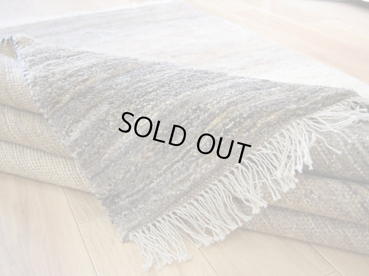 画像15: 新品 ペルシャ ギャッベ No.P404 - 201 × 157 cm 縦2m 横1.5m 3㎡ 〜3.5帖 リビング ダイニング 2-3人掛けソファ サイズ 肉厚 天然 ウール ギャベ 手織り ハンドメイド ラグ 絨毯 カーペット リビングダイニングルームやベッドサイドに 生成り ベージュ 茶 グレー 原毛系 グラデーション n-p404-201157h773p (15)