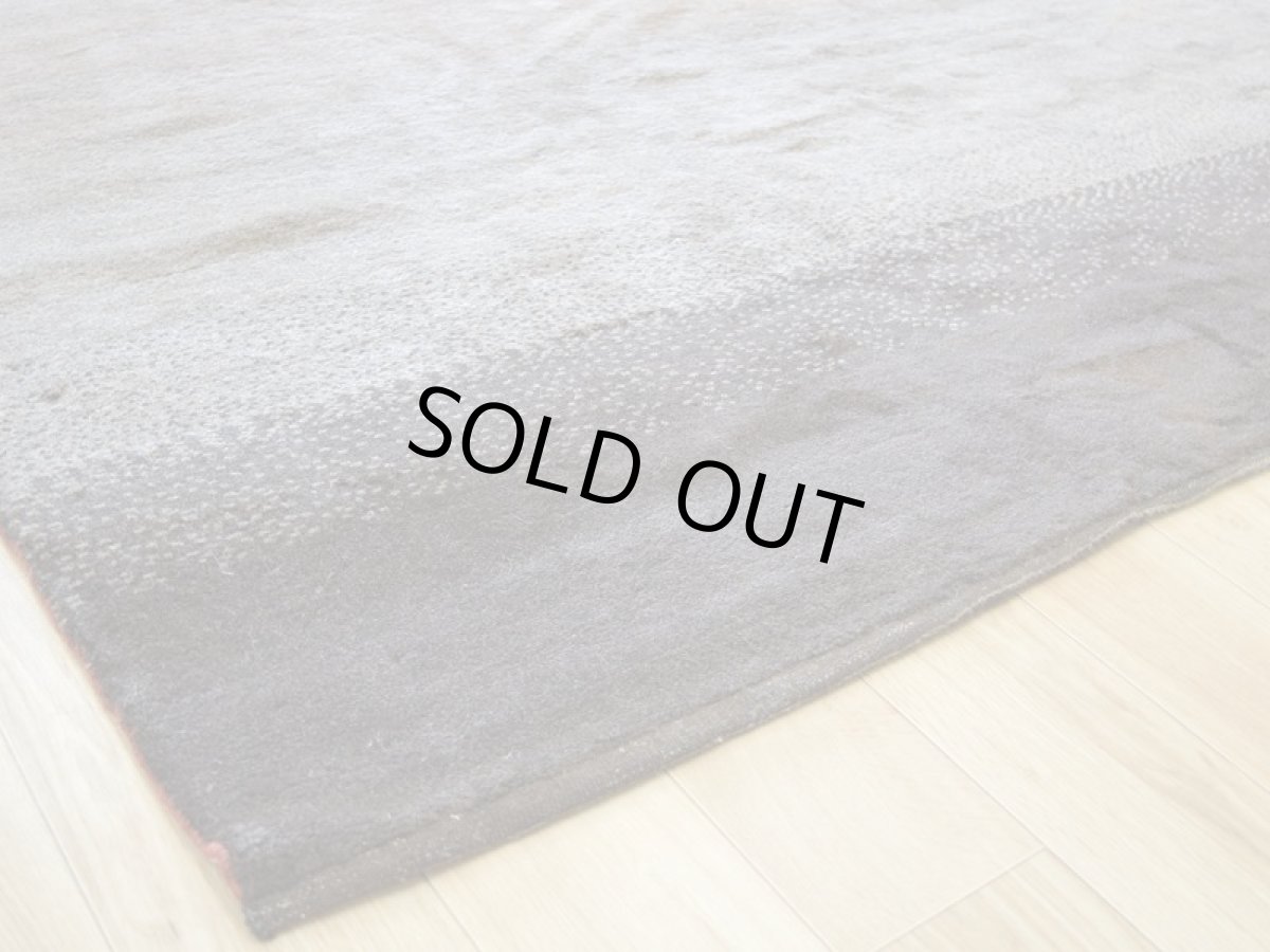 画像10: 新品 ペルシャ ギャッベ 縦3m 横2.5m 7㎡ 〜8帖程度 リビング ダイニング 3人掛けソファ コーナーソファサイズ 291 × 236 cm No.1436 肉厚 ウール ギャベ 手織り ハンドメイド ラグ 絨毯 カーペット ベージュ ブラウン グレー ブラック グラデーション ボーダー リビングダイニングルームやベッドサイドに n-1436-291236s014435 (10)