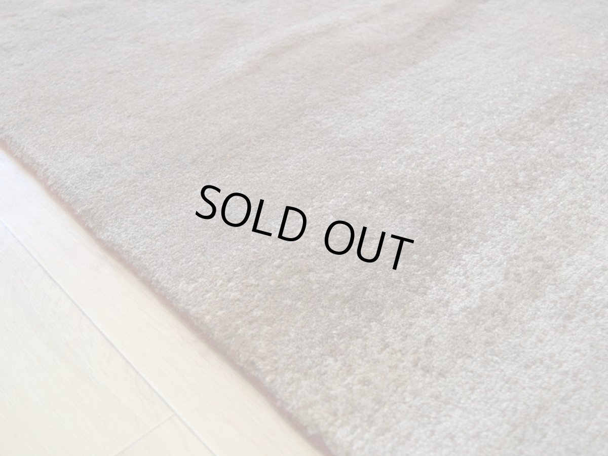 画像9: 新品 ペルシャ ギャッベ 縦3m 横2.5m 7㎡ 〜8帖程度 リビング ダイニング 3人掛けソファ コーナーソファサイズ 291 × 236 cm No.1436 肉厚 ウール ギャベ 手織り ハンドメイド ラグ 絨毯 カーペット ベージュ ブラウン グレー ブラック グラデーション ボーダー リビングダイニングルームやベッドサイドに n-1436-291236s014435 (9)