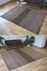 画像4: 新品 ペルシャ ギャッベ  No.1455 - 285 × 210 cm 縦3m 横2m 6㎡ 〜6帖程度 リビング ダイニング 3人掛けソファ コーナーソファサイズ 天然 肉厚 ウール ギャベ 手織り タクトバフト ハンドメイド ラグ 絨毯 カーペット ベージュ ブラウン グレー 原毛系 グラデーション ボーダー 生命の樹 動物 ヤギ 羊 鹿 柄 リビングダイニングルームやベッドサイドに n-1455-285210s063074 (4)