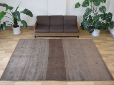 画像1: 新品 ペルシャ ギャッベ  No.1455 - 285 × 210 cm 縦3m 横2m 6㎡ 〜6帖程度 リビング ダイニング 3人掛けソファ コーナーソファサイズ 天然 肉厚 ウール ギャベ 手織り タクトバフト ハンドメイド ラグ 絨毯 カーペット ベージュ ブラウン グレー 原毛系 グラデーション ボーダー 生命の樹 動物 ヤギ 羊 鹿 柄 リビングダイニングルームやベッドサイドに n-1455-285210s063074 (1)