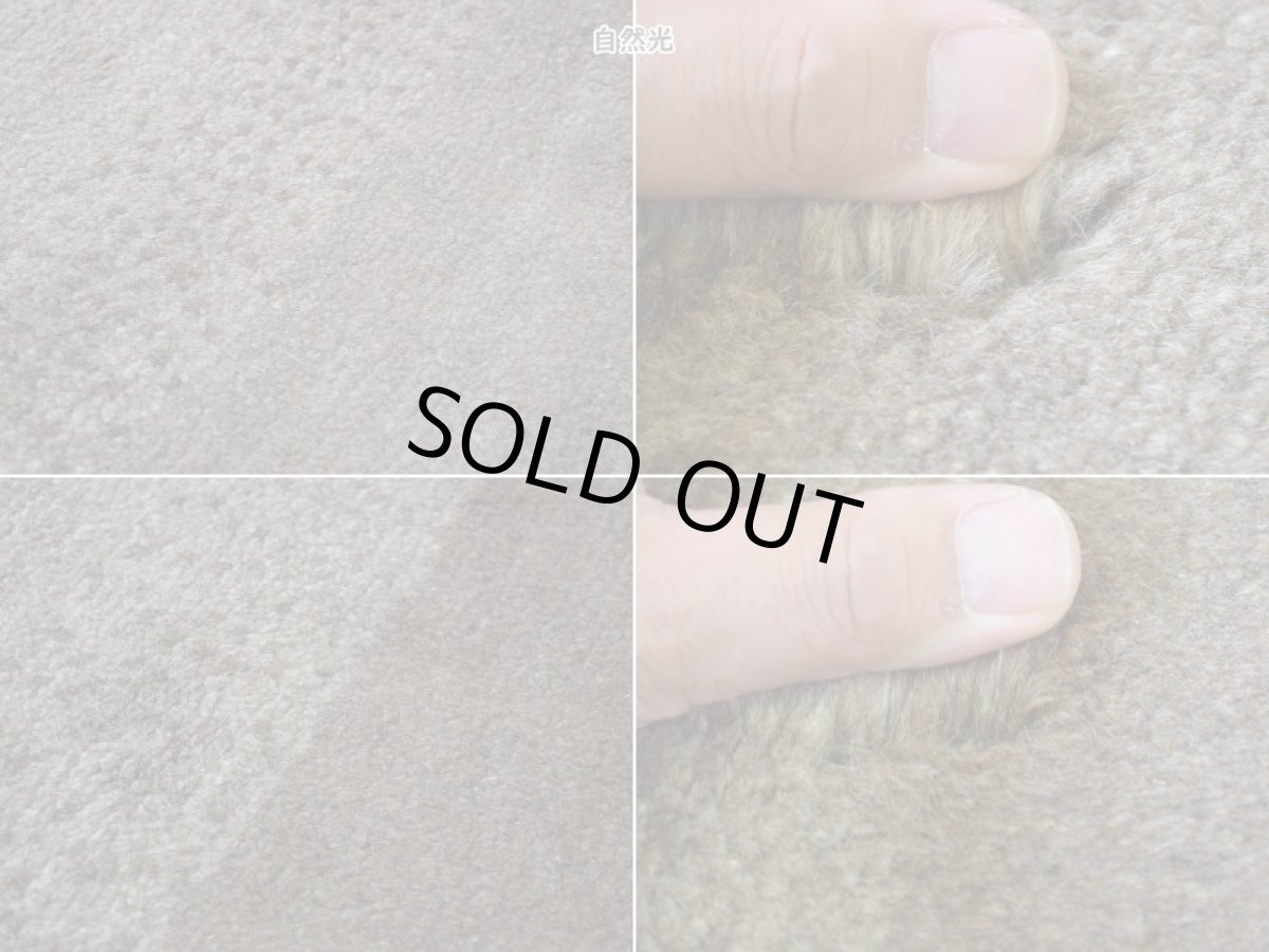 画像19: 新品 ペルシャ ギャッベ  No.1455 - 285 × 210 cm 縦3m 横2m 6㎡ 〜6帖程度 リビング ダイニング 3人掛けソファ コーナーソファサイズ 天然 肉厚 ウール ギャベ 手織り タクトバフト ハンドメイド ラグ 絨毯 カーペット ベージュ ブラウン グレー 原毛系 グラデーション ボーダー 生命の樹 動物 ヤギ 羊 鹿 柄 リビングダイニングルームやベッドサイドに n-1455-285210s063074 (19)