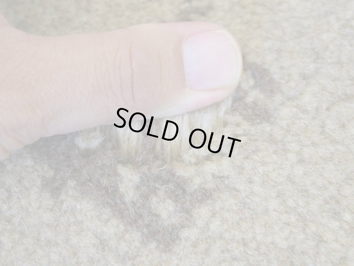 画像4: 新品 ペルシャ ギャッベ No.973 - 46 × 40 cm 座布団 クッションサイズ ラグ チェアマット 肉厚 天然 ウール ギャベ 手織り タクトバフト ハンドメイド ラグ 絨毯 カーペット 動物 柄 ベージュ ライトブラウン ライトグレー ナチュラルカラー 原毛系 n-973-046040h010a310 (4)