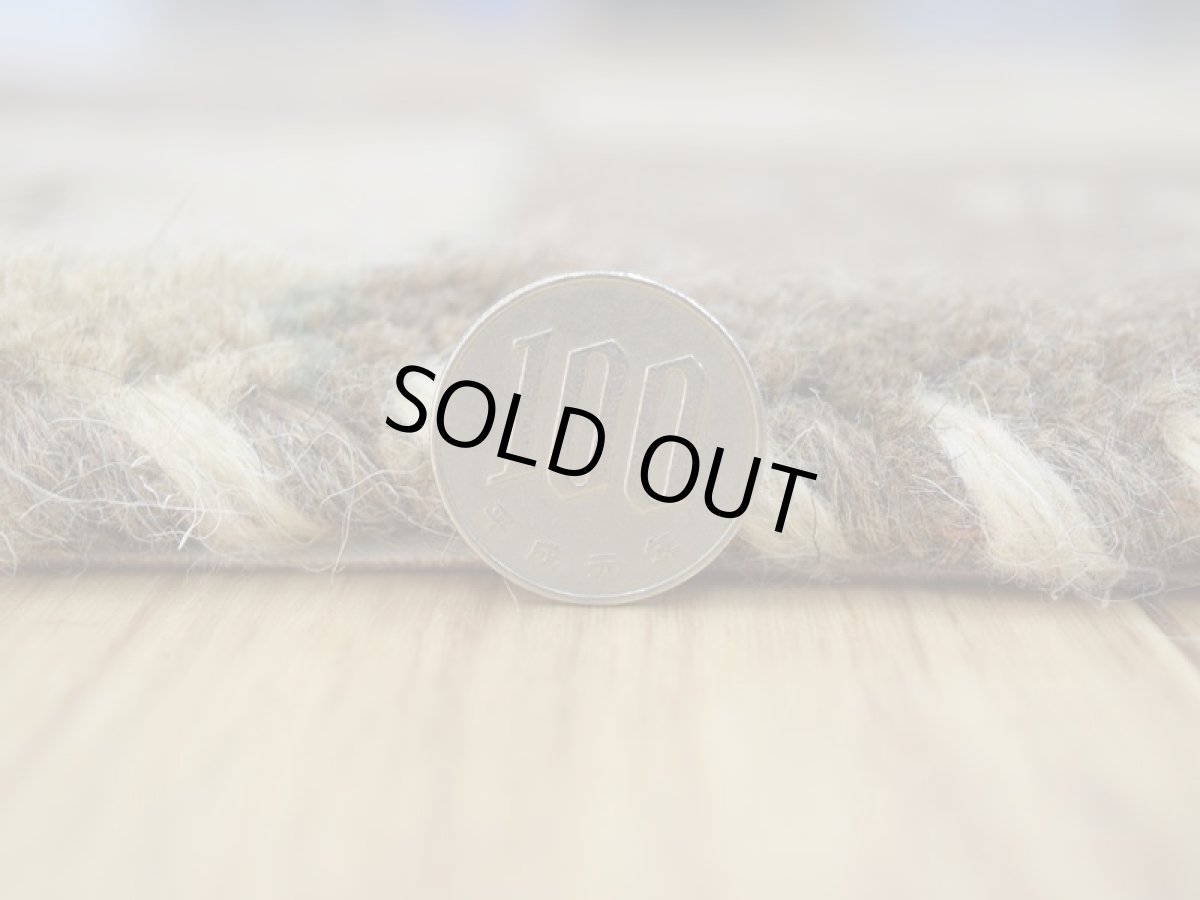 画像10: 新品 ペルシャ ギャッベ No.973 - 46 × 40 cm 座布団 クッションサイズ ラグ チェアマット 肉厚 天然 ウール ギャベ 手織り タクトバフト ハンドメイド ラグ 絨毯 カーペット 動物 柄 ベージュ ライトブラウン ライトグレー ナチュラルカラー 原毛系 n-973-046040h010a310 (10)