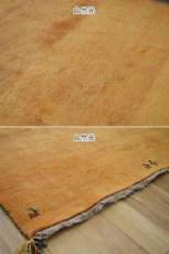 画像8: 新品 ペルシャ ギャッベ 縦2.5m 横1.7m 4㎡ 〜4帖 リビング ダイニング 2-3人掛けソファ サイズ 234 × 164 cm No.1945 天然 草木染 ウール ギャベ 手織り ハンドメイド ラグ 絨毯 カーペット リビングダイニングルームやベッドサイドに 黄色 レモンイエロー からし色 マスタード 動物 柄 n-1945-234164s513004p (8)