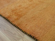 画像11: 新品 ペルシャ ギャッベ 縦2.5m 横1.7m 4㎡ 〜4帖 リビング ダイニング 2-3人掛けソファ サイズ 234 × 164 cm No.1945 天然 草木染 ウール ギャベ 手織り ハンドメイド ラグ 絨毯 カーペット リビングダイニングルームやベッドサイドに 黄色 レモンイエロー からし色 マスタード 動物 柄 n-1945-234164s513004p (11)