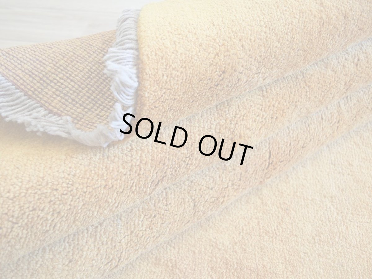 画像15: 新品 ペルシャ ギャッベ 縦2.5m 横1.7m 4㎡ 〜4帖 リビング ダイニング 2-3人掛けソファ サイズ 234 × 164 cm No.1945 天然 草木染 ウール ギャベ 手織り ハンドメイド ラグ 絨毯 カーペット リビングダイニングルームやベッドサイドに 黄色 レモンイエロー からし色 マスタード 動物 柄 n-1945-234164s513004p (15)