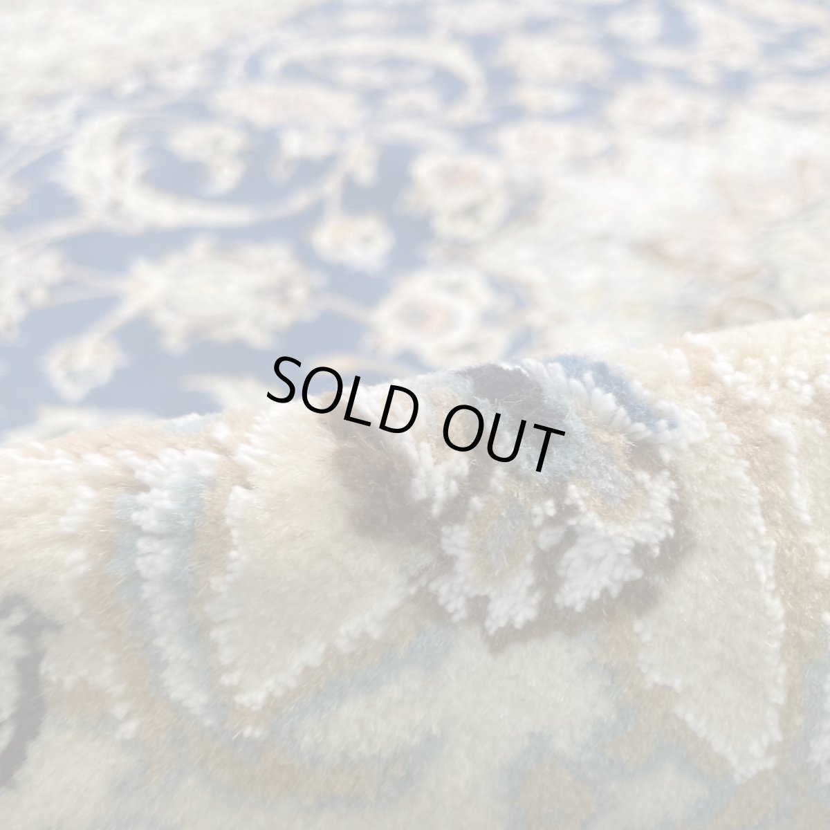 画像8: 新品 ペルシャ 絨毯 ナイン 産 9la ノーラー ノーフラ― 縦3m 横2m 6㎡ 〜6帖程度 リビング ダイニング 3人掛けソファ コーナーソファ 大判 サイズ 305 x 205 cm 肉厚 天然 ウール 手織り トライバル ラグ 敷物 カーペット メダリオン クリーム 生成り色 ベージュ 青 水色 ブルー MA404-2171-305205Z100 (8)