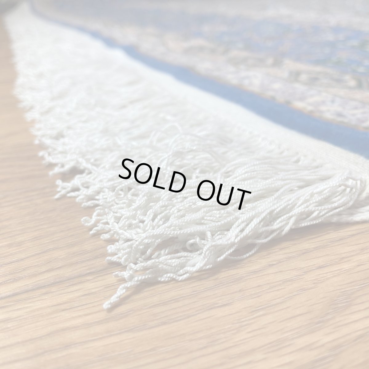 画像5: 新品 ペルシャ 絨毯 イスファハン 産 ダーバリ 工房 314 x 204 cm 縦3m 横2m 6㎡ 〜6帖程度 リビング ダイニング 3人掛けソファ コーナーソファ 大判 サイズ 天然 コルクウール シルク 手織り ラグ 敷物 カーペット ゴンバッド ゴンバット メダリオン ネイビー 紺 ゴールド 金 MA399-S584-313204Z400 (5)