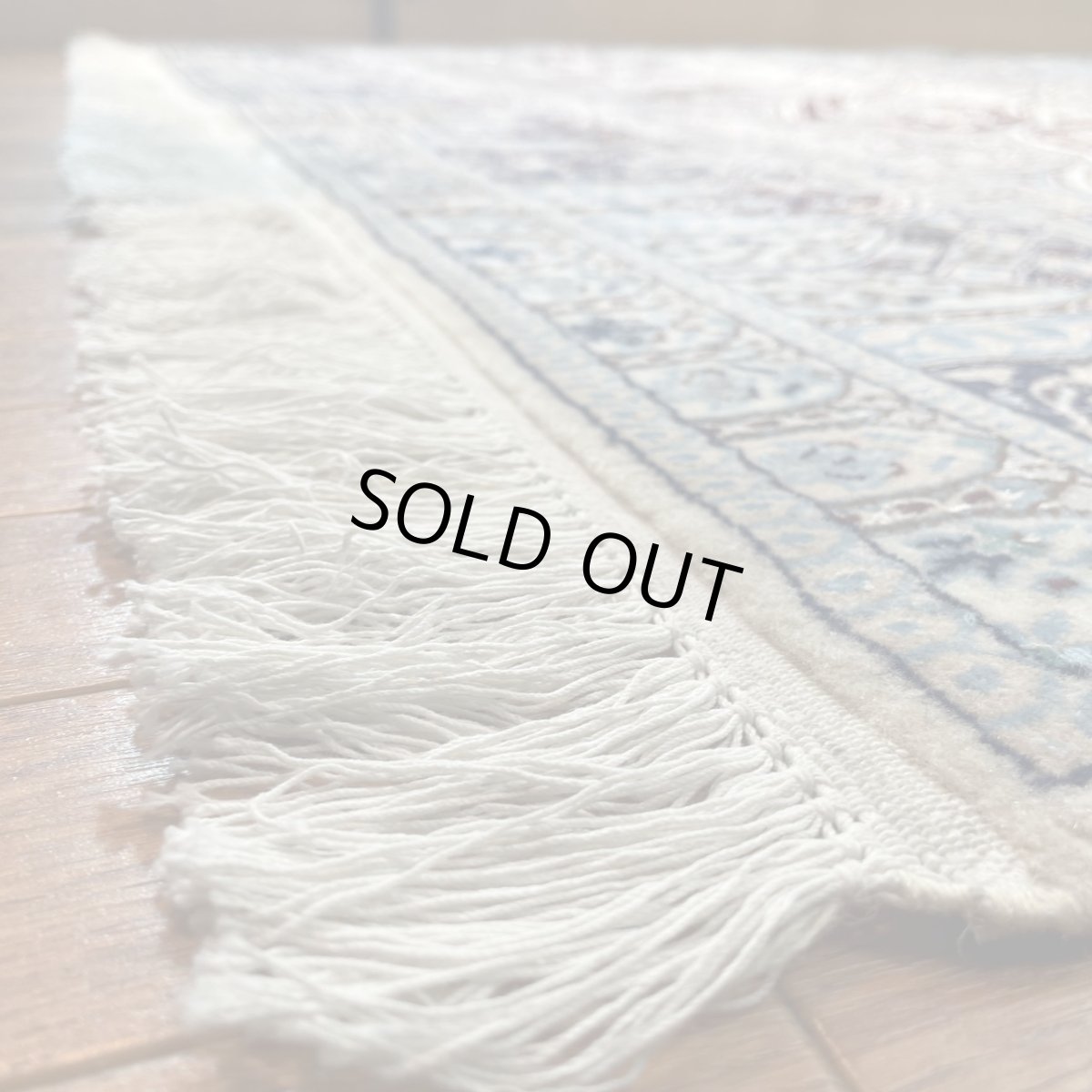 画像5: 新品 ペルシャ 絨毯 ナイン 産 6la シシラー ハビビアン工房 307 x 212 cm 縦3m 横2m 6㎡ 〜6帖程度 リビング ダイニング 3人掛けソファ コーナーソファ 大判 サイズ 天然 コルクウール シルク 手織り ラグ 敷物 カーペット ゴンバッド ゴンバット メダリオン ターコイズ 赤 青 水色 ナインブルー MA398-S592-307212Z400 (5)