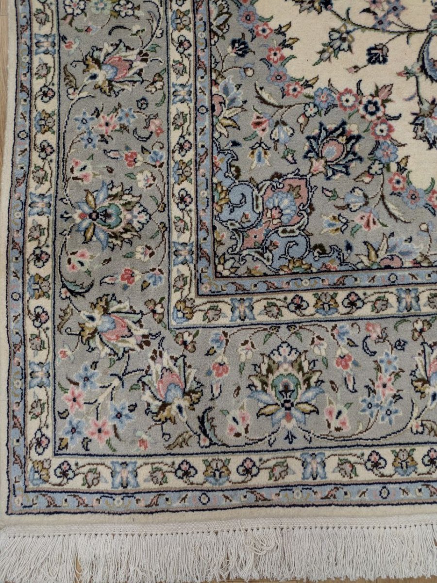 画像4: 新品 ペルシャ 絨毯 カシャーン 305 x 200 cm 縦3m 横2m 6㎡ 〜6帖程度 リビング ダイニング 3人掛けソファ コーナーソファ 大判 サイズ 天然 肉厚 ウール 手織り トライバル ラグ 敷物 マット カーペット メダリオン 生成り 白 アイボリー クリーム MA2683-305200Z080 (4)