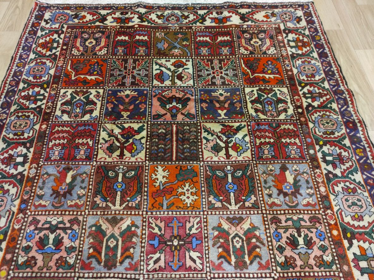 画像6: 良品 ペルシャ 絨毯 バクティヤリ 縦2.8m 横1.5m 4.2㎡ 〜4.5帖 リビング ダイニング 2-3人掛けソファ サイズ ウール 手織り ラグ 敷物 カーペット 285 x 157 cm トライバル メダリオン 赤 ネイビー へシティ パネル ブロック 柄 ヴィンテージ ビンテージ バクティアリ バフティヤリ MAA738-285157Z030 (6)