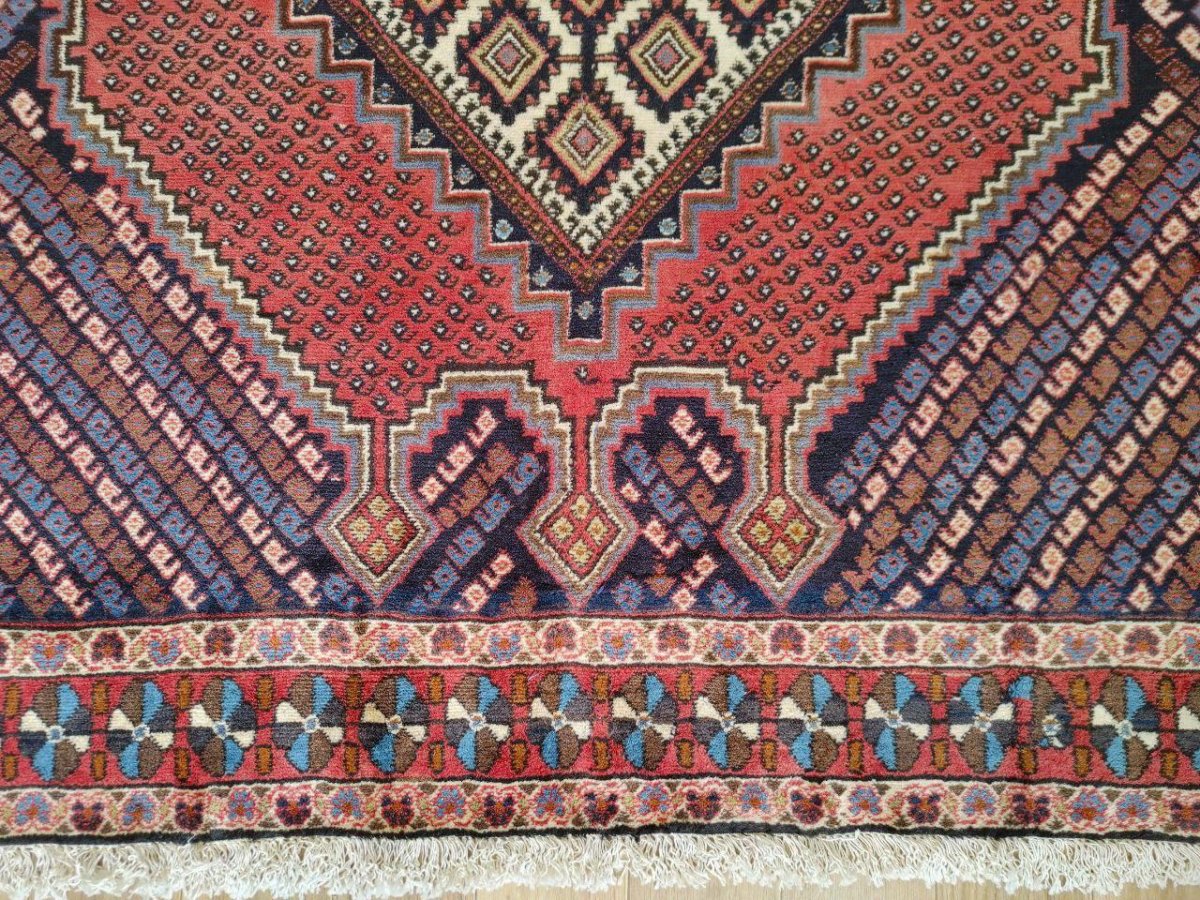 画像5: 良品 ペルシャ 部族絨毯 シールジャン 縦2.1m 横1.5m 3.2㎡ 〜3.5帖程度 リビング ダイニング 2〜3人掛けソファ センターテーブル サイズ 215 x 150 cm ウール 手織り トライバル ラグ 敷物 マット カーペット 幾何学模様 ヘイバトルー柄 ヴィンテージ ビンテージ  赤 レッド 紺 ネイビー MAA693-215150Z030 (5)