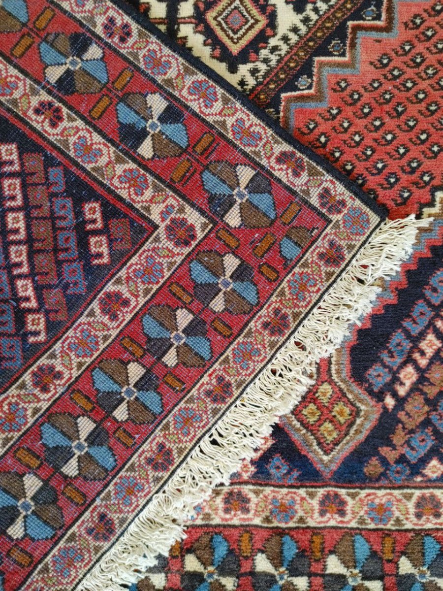画像11: 良品 ペルシャ 部族絨毯 シールジャン 縦2.1m 横1.5m 3.2㎡ 〜3.5帖程度 リビング ダイニング 2〜3人掛けソファ センターテーブル サイズ 215 x 150 cm ウール 手織り トライバル ラグ 敷物 マット カーペット 幾何学模様 ヘイバトルー柄 ヴィンテージ ビンテージ  赤 レッド 紺 ネイビー MAA693-215150Z030 (11)